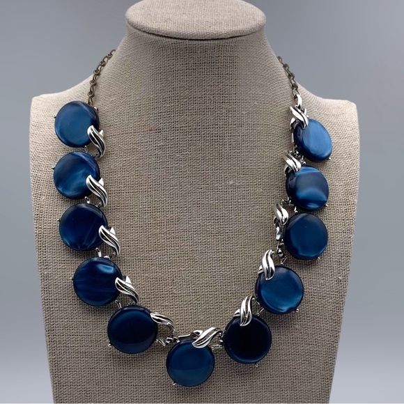 Vintage 50s H&S Blue Moonglow Lucite Necklace - Picture 6 of 11